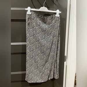 American eagle leopard print skirt